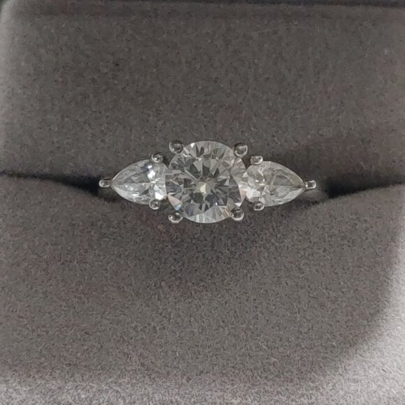 Jeulia Engagement 925 Sterling Silver Ring Round Pear Shaped Three Stone Size 9 - Picture 1 of 14